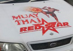 наклейка на авто спортивный клуб тайского бокса Red Star Омск 1